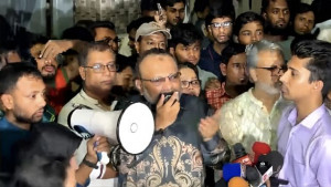 ঢাবি হলে ছাত্ররাজনীতি নিষিদ্ধের ঘোষণা বহাল