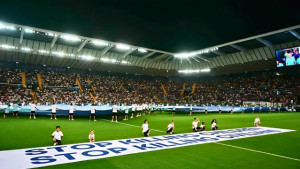 রাজনৈতিক বিতর্কের ঝুঁকিতে উয়েফা