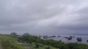 নাফ নদীতে সক্রিয় আরাকান আর্মি, উপকূলজুড়ে আতঙ্কের ছায়া