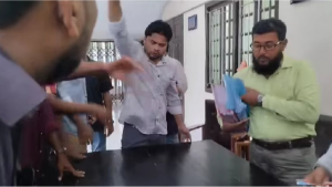 ছাত্রদলের আক্রমণে রাকসু কার্যালয় দফতর বন্ধ, মনোনয়নপত্র বিতরণ থমকে