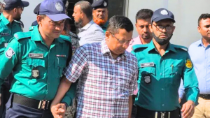 রাজসাক্ষী হিসেবে ট্রাইব্যুনালে হাজির সাবেক আইজিপি মামুন! শুরু হল জিজ্ঞাসাবাদ