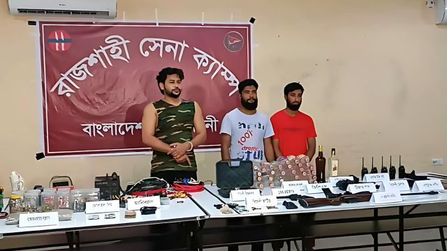 রাজশাহীতে ‘ডক্টর ইংলিশ’ কোচিং সেন্টারের মালিকসহ তিনজন আটক