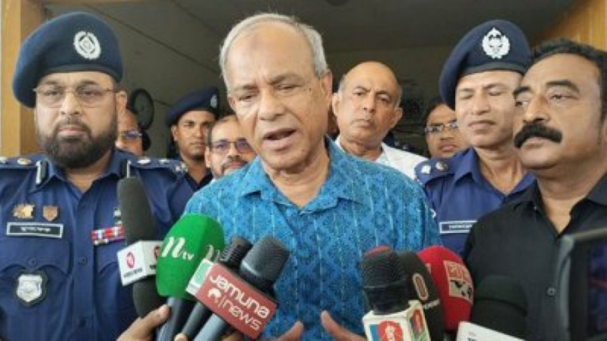 পরিকল্পিত কিছু? আ. লীগের গোপন বৈঠক তদন্তাধীন - স্বরাষ্ট্র উপদেষ্টার সুরে সতর্কতা