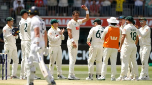 ক্যারিয়ার অনিশ্চিত খাজার, ৫ উইকেট নিয়েও দলে জায়গা হারালেন নিসার