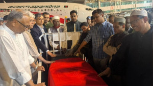 হাদির কফিন ছুঁয়ে যে শপথ নিলেন তারা