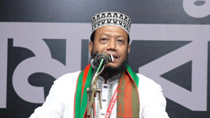 এবার মাজায় গামছা বেঁধে নেমেছি : আমির হামজা