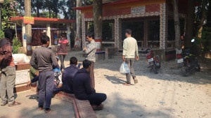 মদ্যপানে দুই যুবকের মৃত্যু