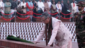 বিজয় দিবসে স্মৃতিসৌধে রাষ্ট্রপতির শ্রদ্ধা