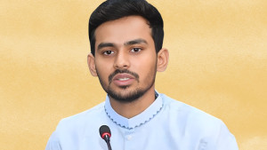 বারবার কেন আলোচনায় আসিফ মাহমুদ?