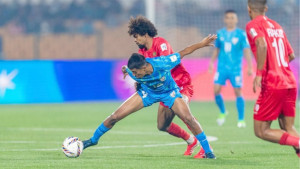 দুই মিনিট বিলম্বে বাফুফেকে লাখ টাকার জরিমানা