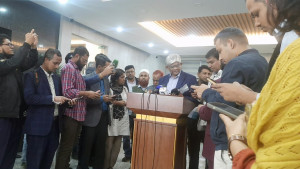 ভারতের সঙ্গে তিক্ত সম্পর্ক চায় না সরকার: অর্থ উপদেষ্টা