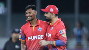 এক ওভারেই ম্যাচ ঘুরিয়ে ম্যাচসেরার পুরস্কার ফিজের