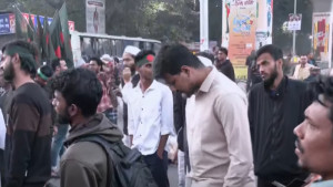 সকালেও স্লোগানে উত্তাল শাহবাগ