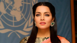 অভিনয়ে ফিরছেন সেলিনা জেটলি