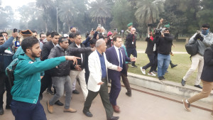 খালেদা জিয়ার কবরের স্থান পরিদর্শনে স্বরাষ্ট্র উপদেষ্টা