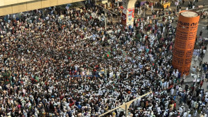 হাদি হত্যার প্রতিবাদে শাহবাগে জনতার ঢল