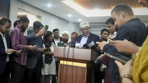 ভারত থেকে ৫০ হাজার টন চাল আনা হবে: অর্থ উপদেষ্টা