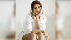 টিকল না অভিনেত্রী শ্রীনন্দার সংসার