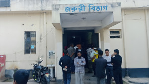 ট্রলির ধাক্কায় নারী মোটরসাইকেল আরোহীর মৃত্যু