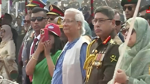 বিজয় দিবসে সশস্ত্র বাহিনীর অনুষ্ঠানে প্রধান উপদেষ্টা