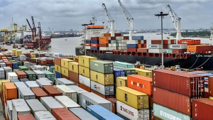 নতুন ইক্যুইপমেন্টে গতি বাড়ছে পতেঙ্গা কন্টেনার টার্মিনালে