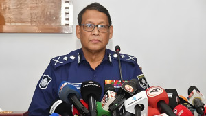 ২৪ ঘণ্টার মধ্যে আইজিপিকে সরিয়ে দিতে আইনি নোটিশ