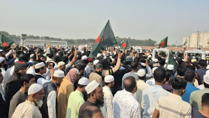 হাদির জানাজা: মানিক মিয়া অ্যাভিনিউয়ে মানুষের ঢল