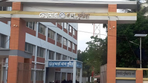 কুষ্টিয়ায় প্রাইভেটকার থামিয়ে ডাকাতি, ভিডিও ভাইরাল