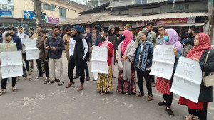 হাদি হত্যার বিচারের দাবিতে ঝালকাঠিতে বিক্ষোভ