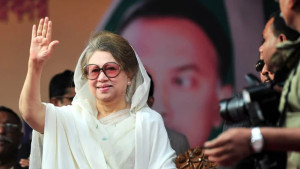 খালেদা জিয়াকে লন্ডন নেওয়ার সিদ্ধান্ত রাতে