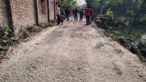 গাইবান্ধায় সড়ক নির্মাণে ব্যাপক অনিয়মের অভিযোগ