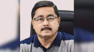 অস্ত্রের লাইসেন্স নবায়ন করতে গিয়ে সাবেক মেয়র গ্রেপ্তার