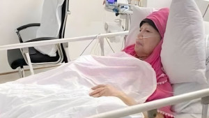 খালেদা জিয়ার সঙ্গে লন্ডন যাচ্ছেন যারা