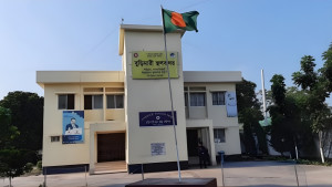 ট্রাকের কেবিন থেকে ভারতীয় চালকের মরদেহ উদ্ধার