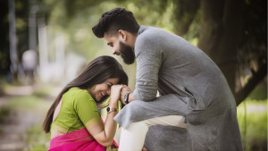 দুজনের গল্পে কার জয়ী হওয়া উচিত? দুজনের গল্পে কার জয়ী হওয়া উচিত?