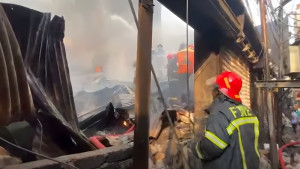 নিয়ন্ত্রণে পুরান ঢাকার আগুন