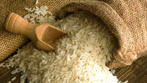 বাগেরহাটে দুস্থ মায়েদের সরকারি চাল দিয়ে অর্থ আদায়ের অভিযোগ