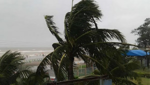 দুপুরের মধ্যে ৭ জেলায় ৬০ কিমি বেগে ঝড়ের পূর্বাভাস