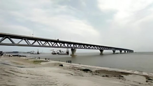 পদ্মায় ট্রলার-স্পিডবোট সংঘর্ষে এক ব্যবসায়ী নিখোঁজ