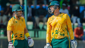 ত্রিদেশীয় সিরিজে জয় দিয়ে শুরু দক্ষিণ আফ্রিকার