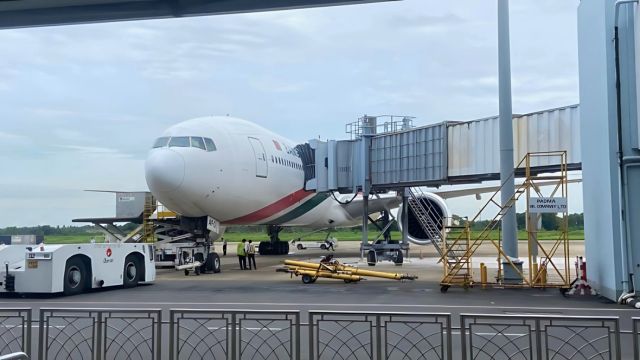 ফ্লাইটে যান্ত্রিক ত্রুটি, উড়ার ২১ মিনিটেই অবতরণ করল বিমান