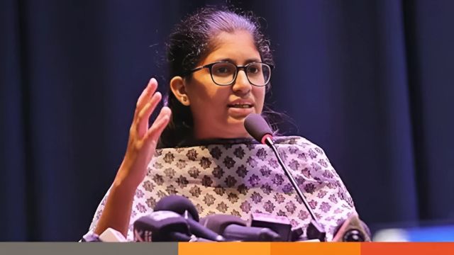 ছাত্র-আন্দোলনে ‘সমন্বয়ক টার্ম’ এর কি দরকার , জানালেন উমামা ফাতেমা