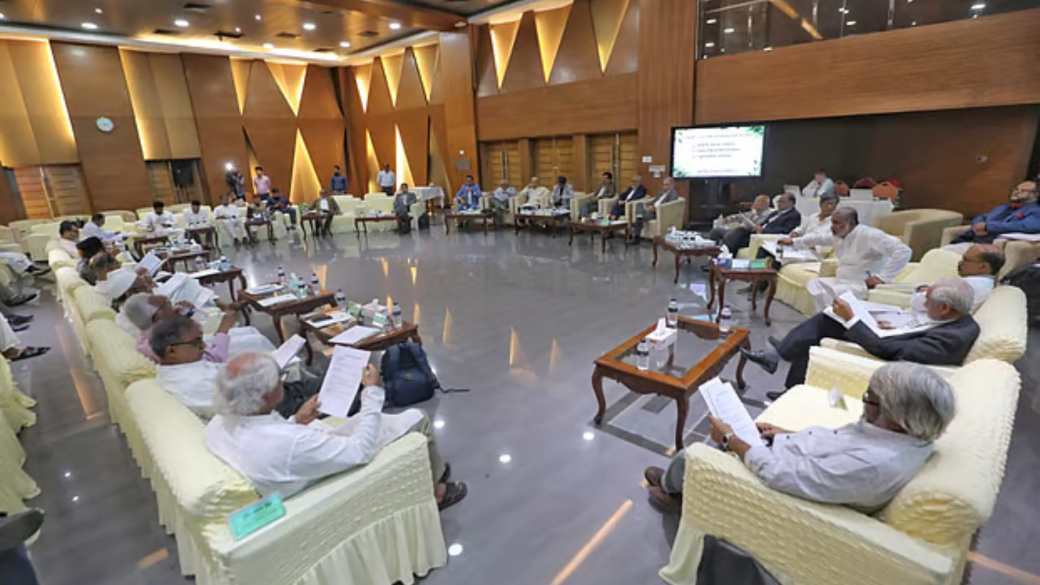 ছাড় দিলেই মিল সম্ভব: রাজনৈতিক পক্ষগুলোকে ঐকমত্য কমিশনের আহ্বান