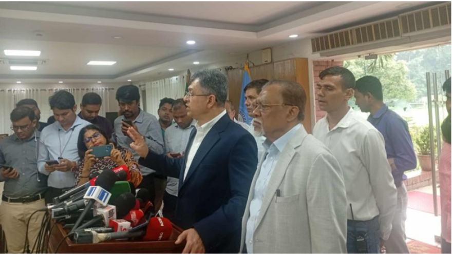 আলোচনায় ভাঙন! ঐকমত্য কমিশনের বৈঠক থেকে বিএনপির নাটকীয় ওয়াকআউট