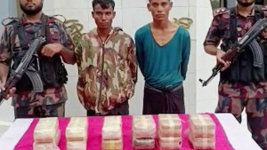 নাফ নদীতে ইয়াবাসহ দুই মিয়ানমার নাগরিক আটক