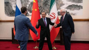 চীন ও রাশিয়া ইরানকে সহযোগিতায় এগিয়ে আসছে