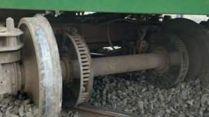 মধুমতিতে যান্ত্রিক ত্রুটি, বিলম্বিত বনলতা এক্সপ্রেস