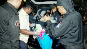 মধ্যরাতে ঢাকায় নিরাপত্তা বলয়ের তল্লাশি বৃদ্ধি