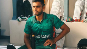 মিরাজকে ছাড়াই মাঠে বাংলাদেশ, ব্যাটিং শুরু