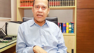 সাবেক প্রধান নির্বাচন কমিশনার হাবিবুল আউয়াল গ্রেফতার! রাজনৈতিক অঙ্গনে চাঞ্চল্য